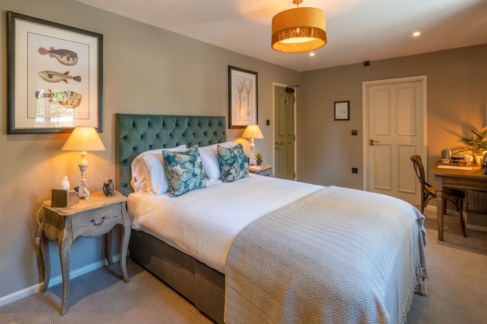 SUPERIOR, KING BED