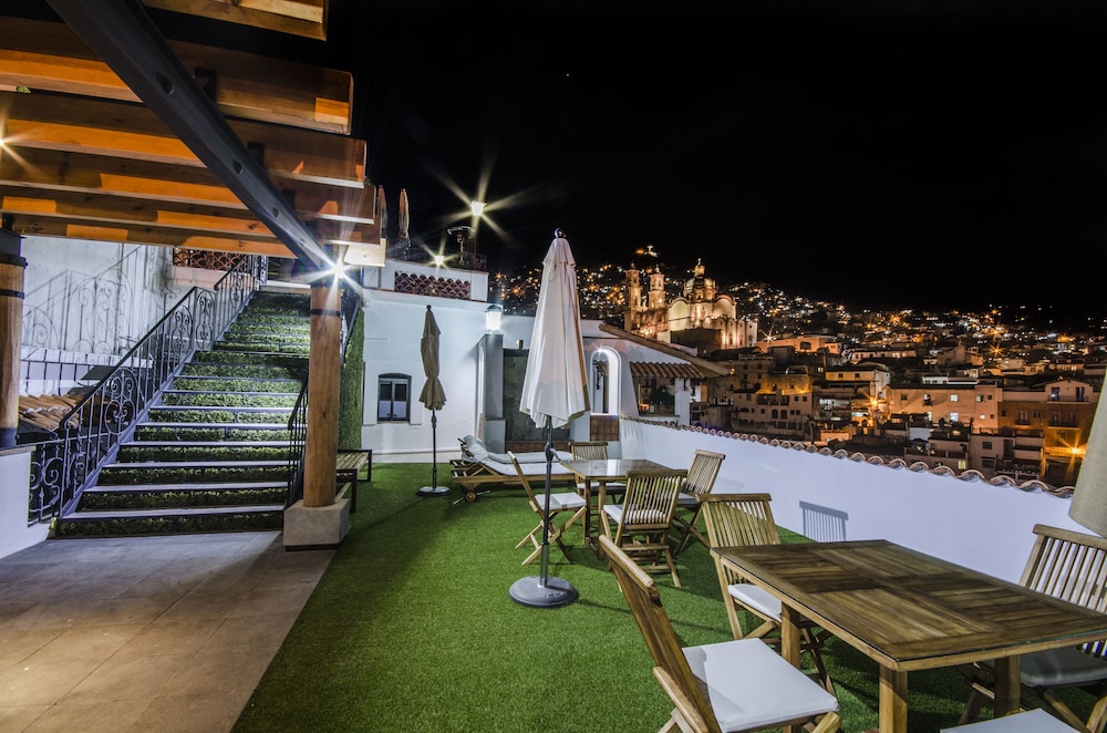 Hotel Boutique Pueblo Lindo 41/47