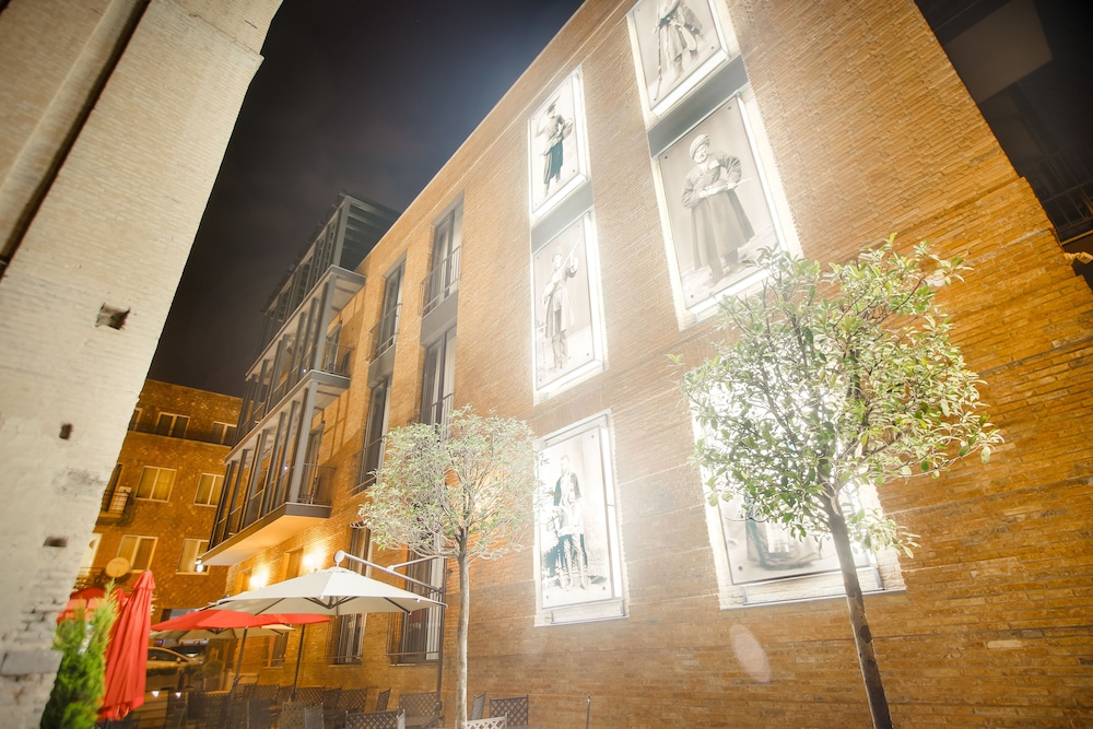 Tuta Hotel 4/50