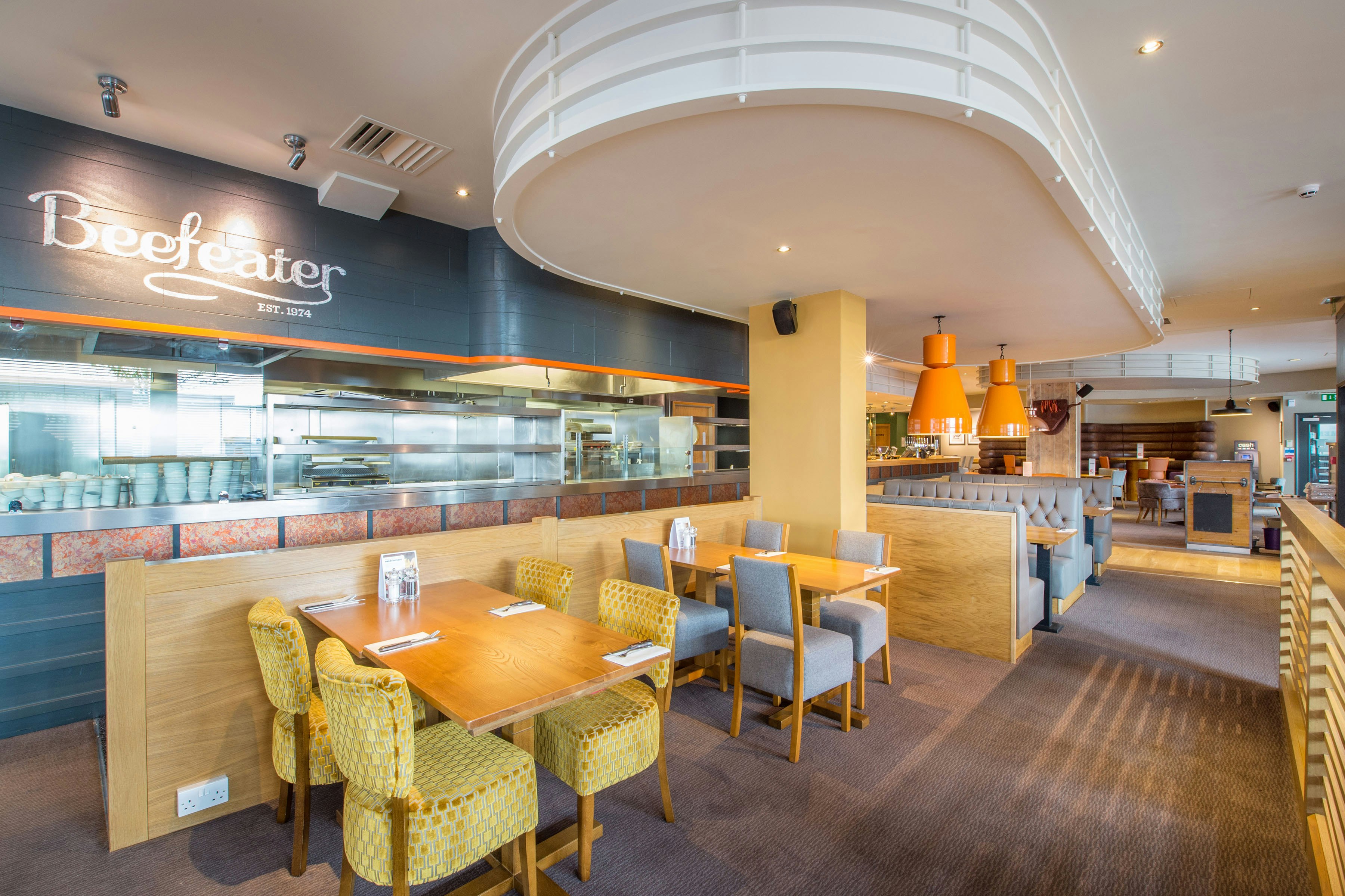 Premier Inn Swansea Waterfront 28/37