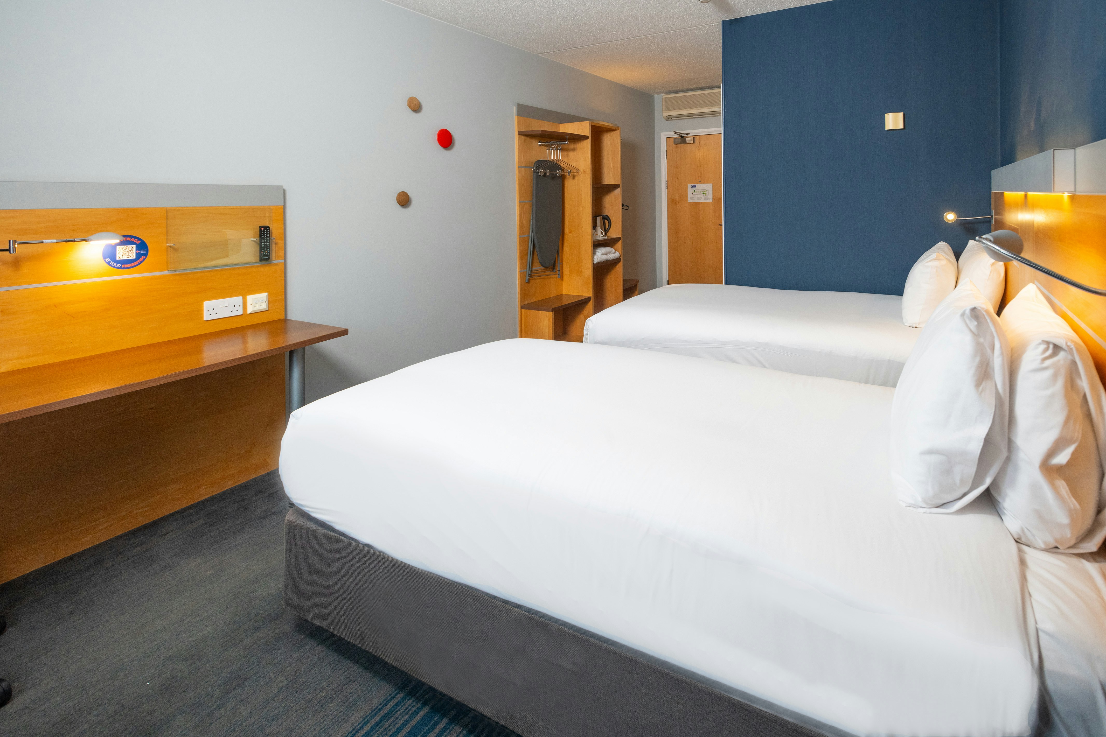 Holiday Inn Express Stevenage 35/66