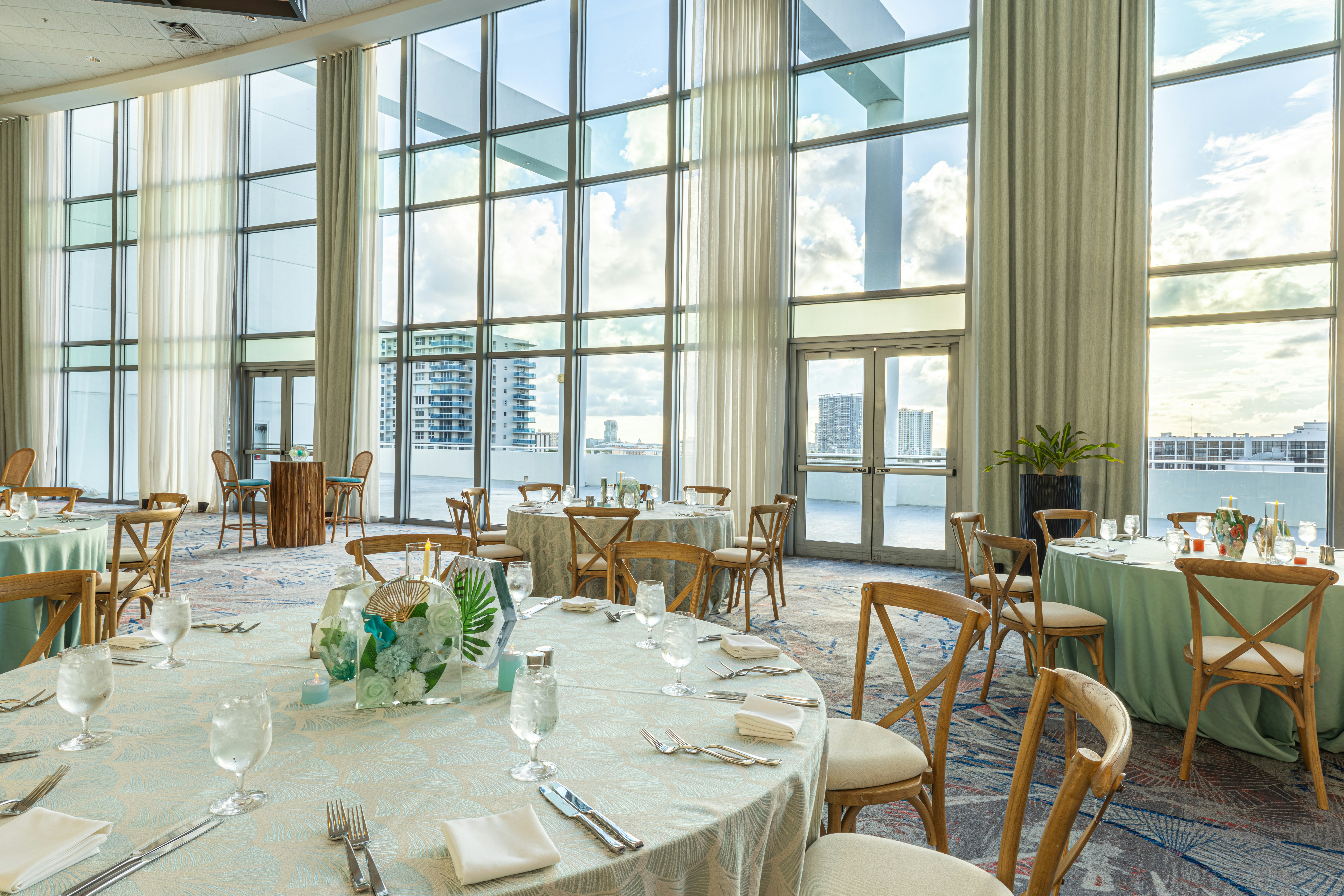 Signia by Hilton Diplomat Beach Resort 33/50