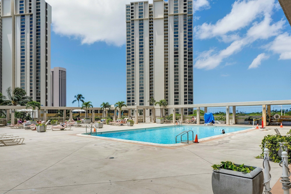 Ala Moana Honolulu by Mantra 37/37