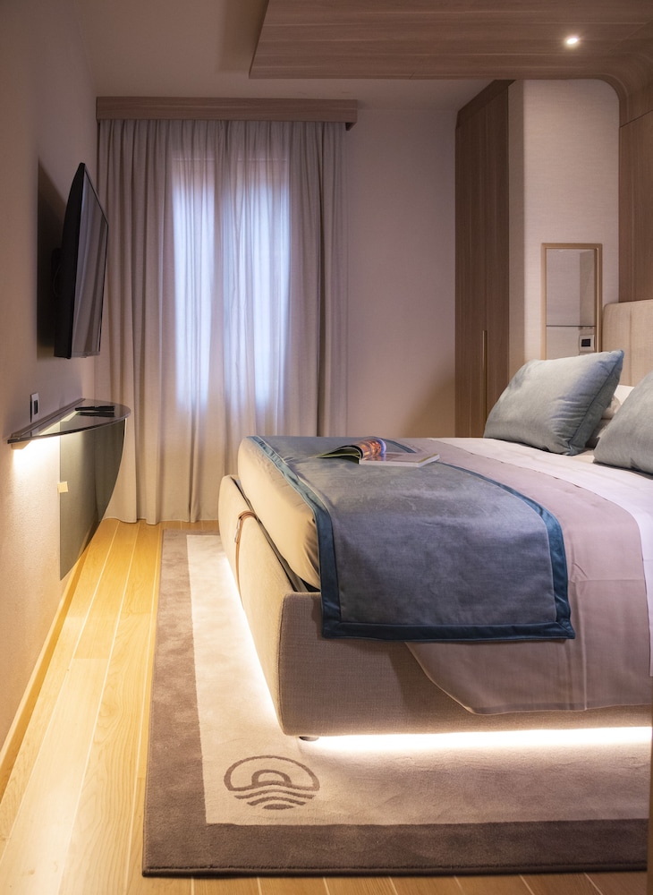 Miramare Suites 12/42