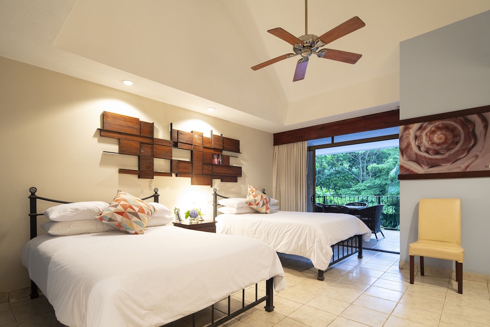 Pumilio Mountain Ocean Hotel 12/50
