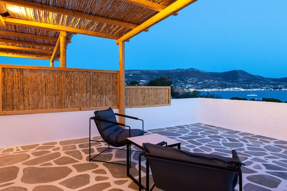 Omilos Beachfront House 33/59