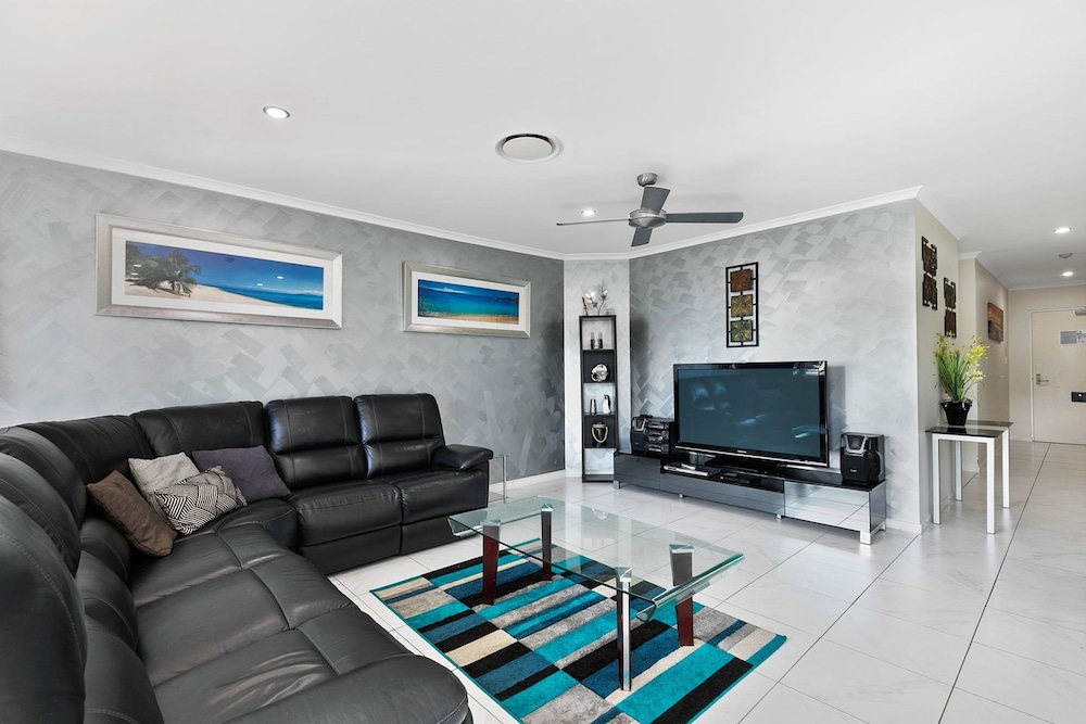 WHITE CREST LUXURY APARTMENTS 23/50