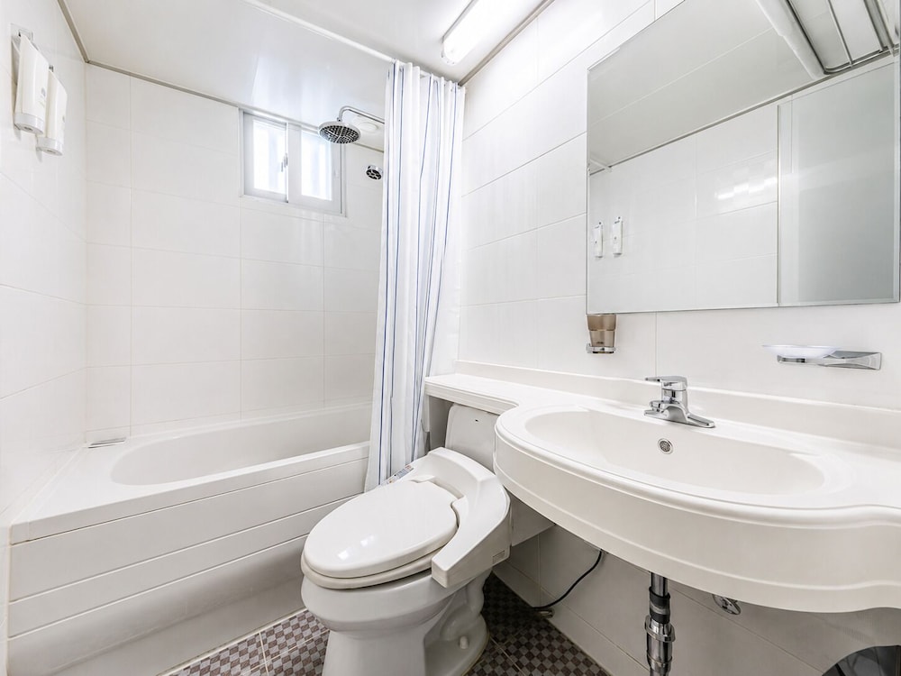 Friendly Dh Naissance Hotel By Mindrum Group 46/48