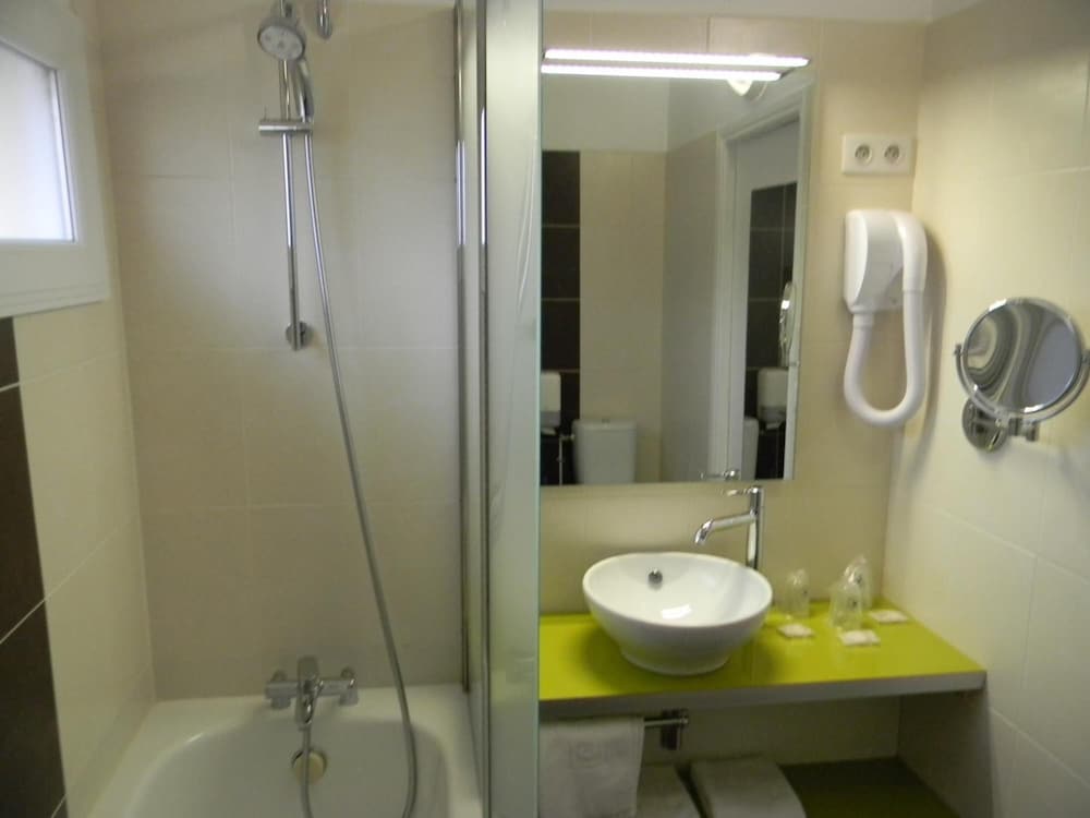 Brit Hotel Cahors Le France 57/61