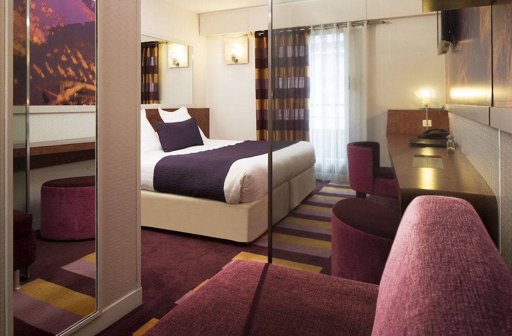 Ampere Hotel 52/80