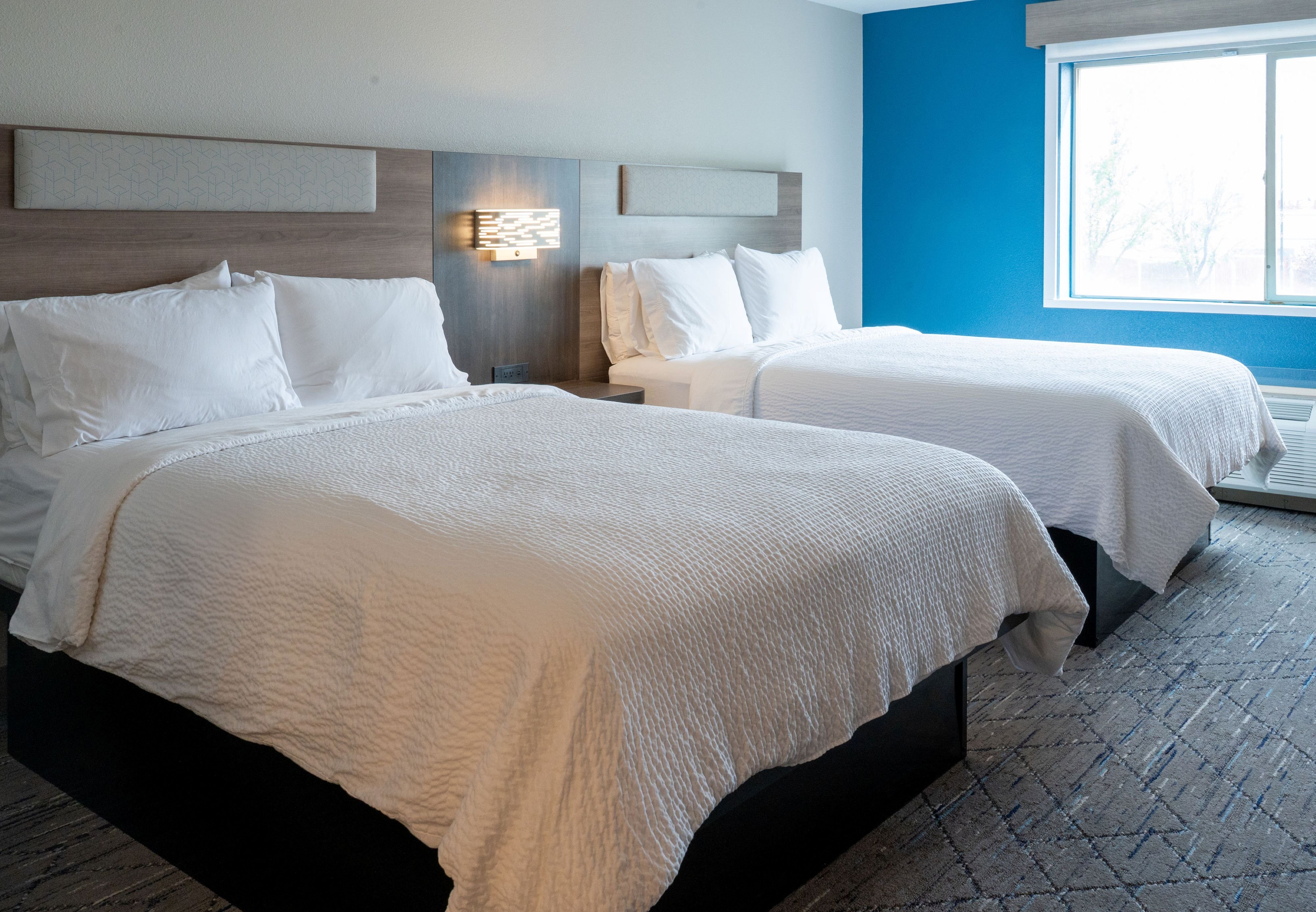 Holiday Inn Express Fallon 16/81