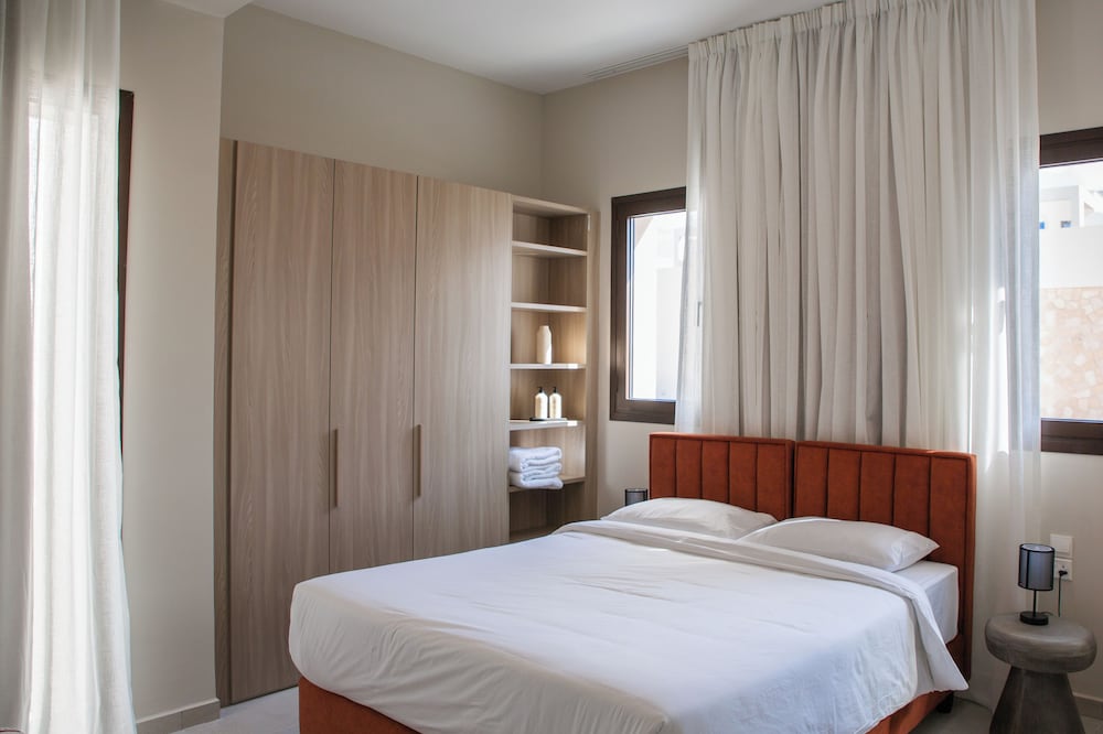 LIV & Co Suites & Villas 12/37
