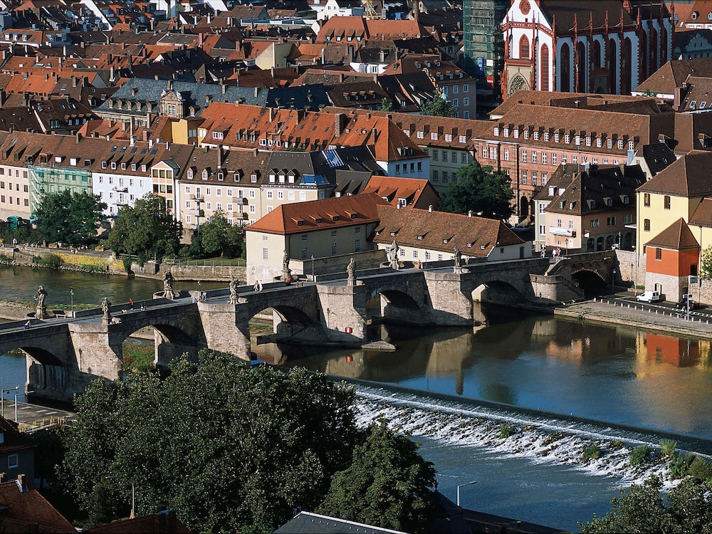 Mercure Hotel Wuerzburg Am Mainufer 58/66