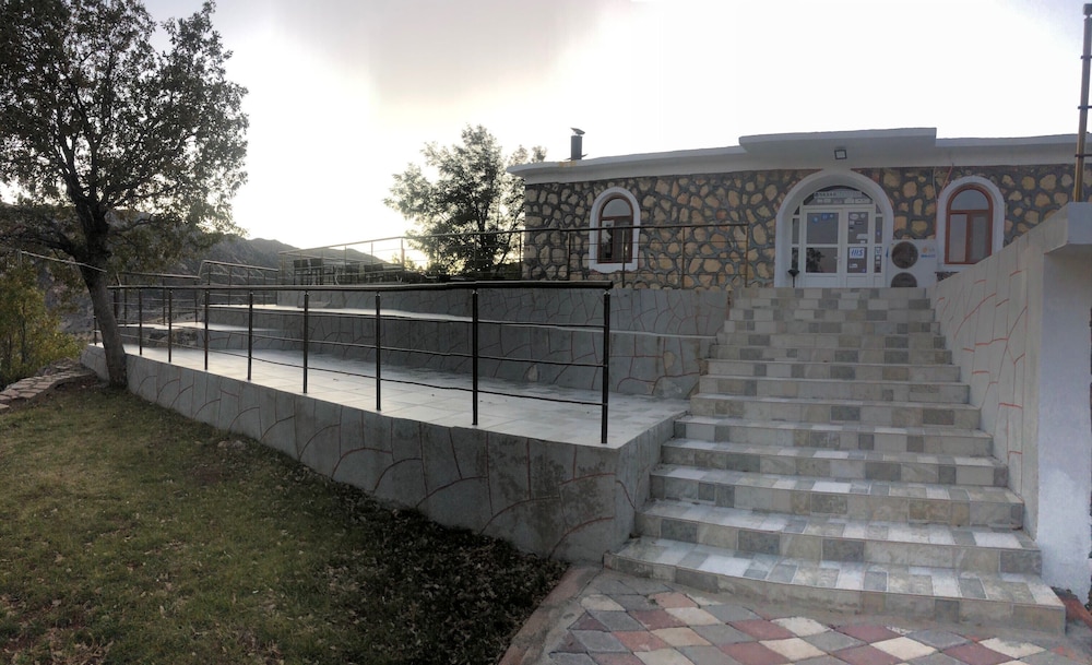 HOTEL EUPHRAT NEMRUT 26/39