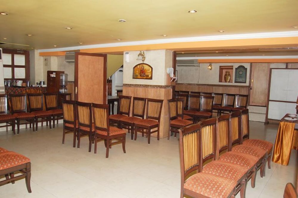 HOTEL FLAVOUR INN 17/24