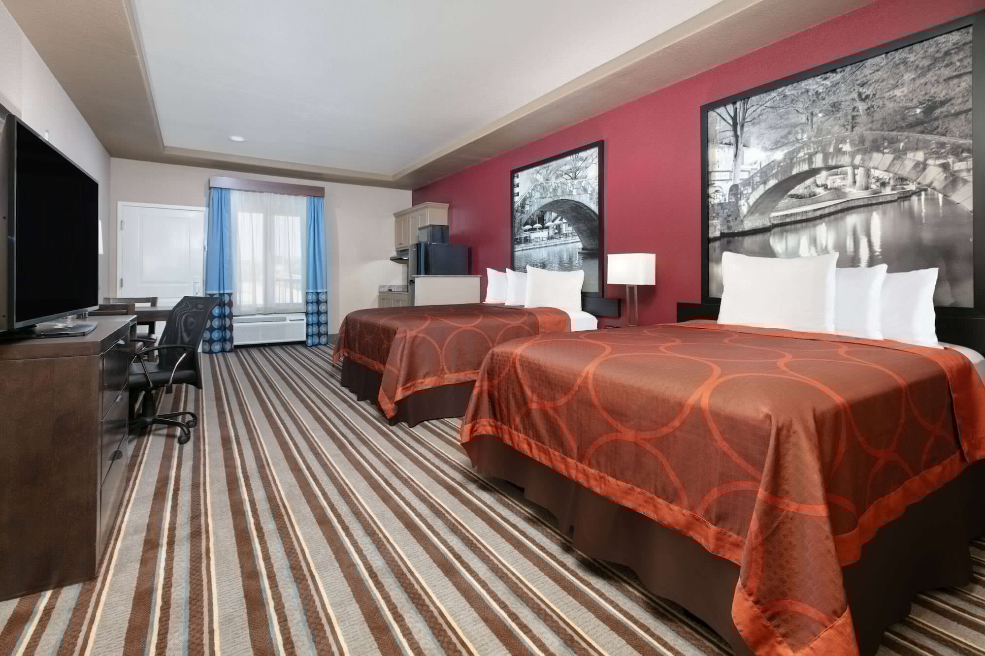 Deluxe, 2 Queen Beds