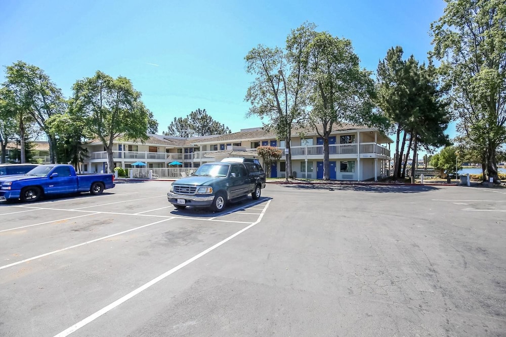 Motel6 Oakland, CA - Embarcadero 31/48