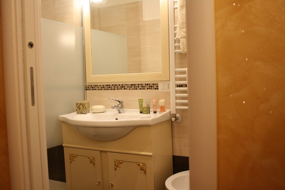 Pope's Suites 47/50
