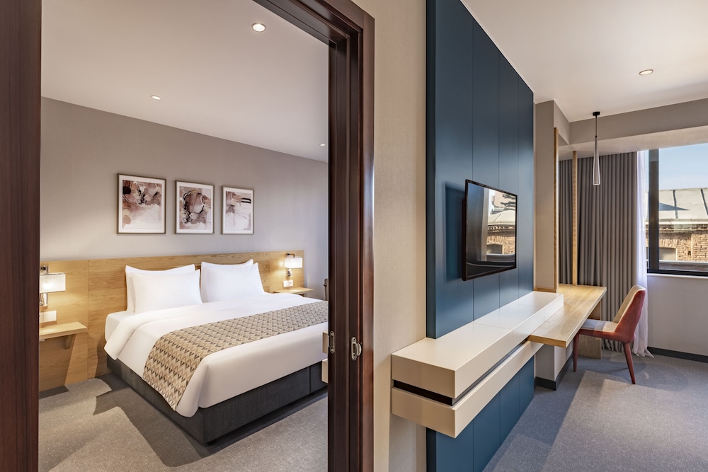 Clocks Hotel Tbilisi 11/37