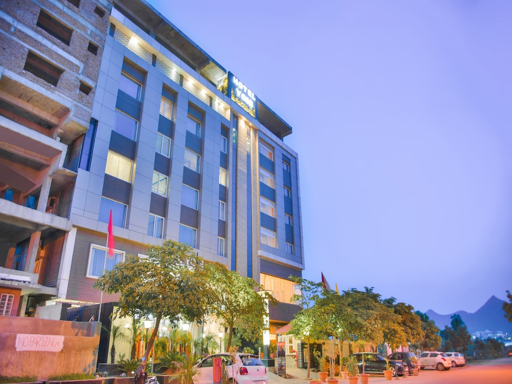 Hotel Yois 4/40