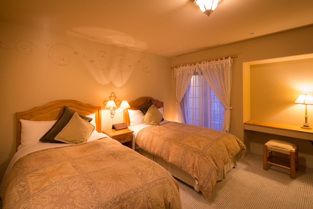 Poppy Springs Resort & Spa 9/63