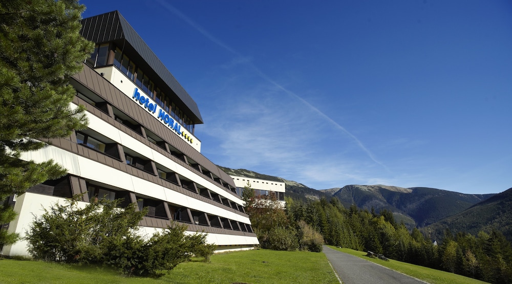 Orea Hotel Horal 2/64