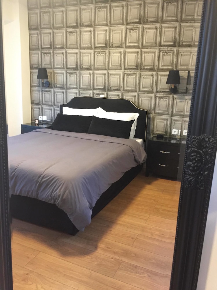 Athens Edition Guesthouse 7/28