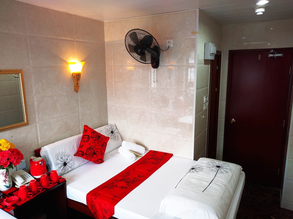 Dhillon Hotel 11/59