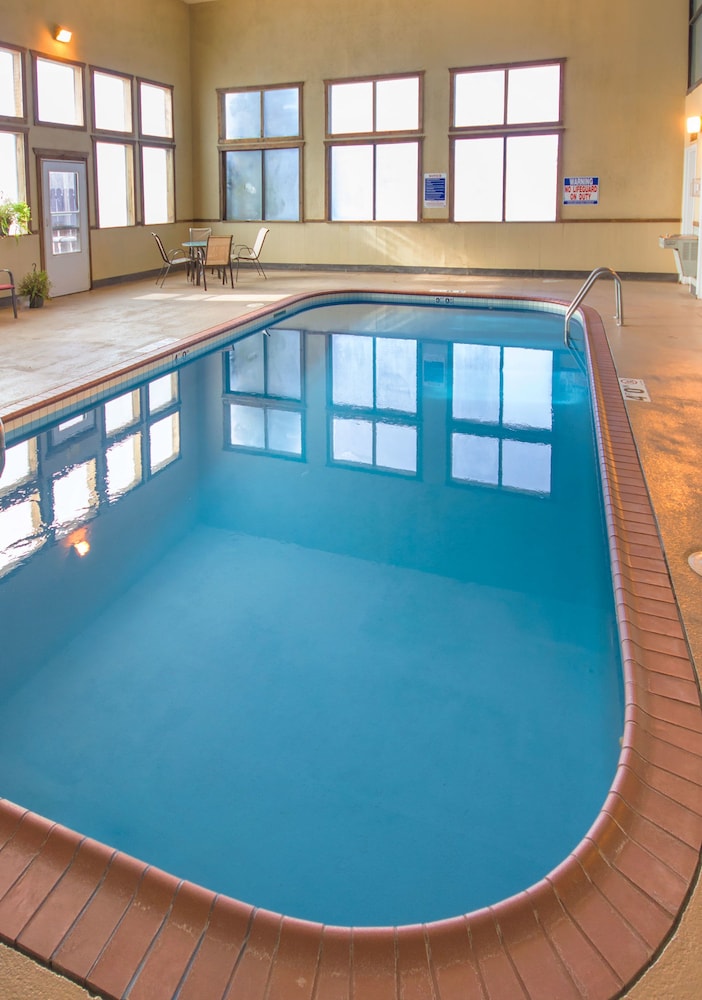 Riverview Inn & Suites, Ascend Hotel Collection in ROCKFORD - IL