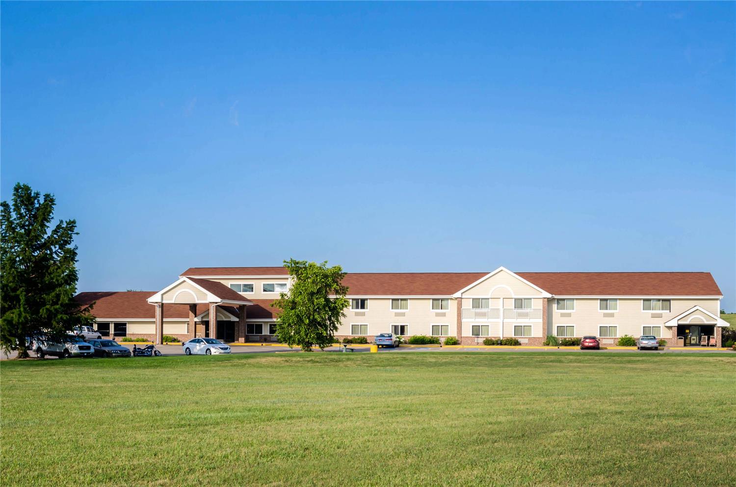 Rodeway Inn Hesston, KS 28/28