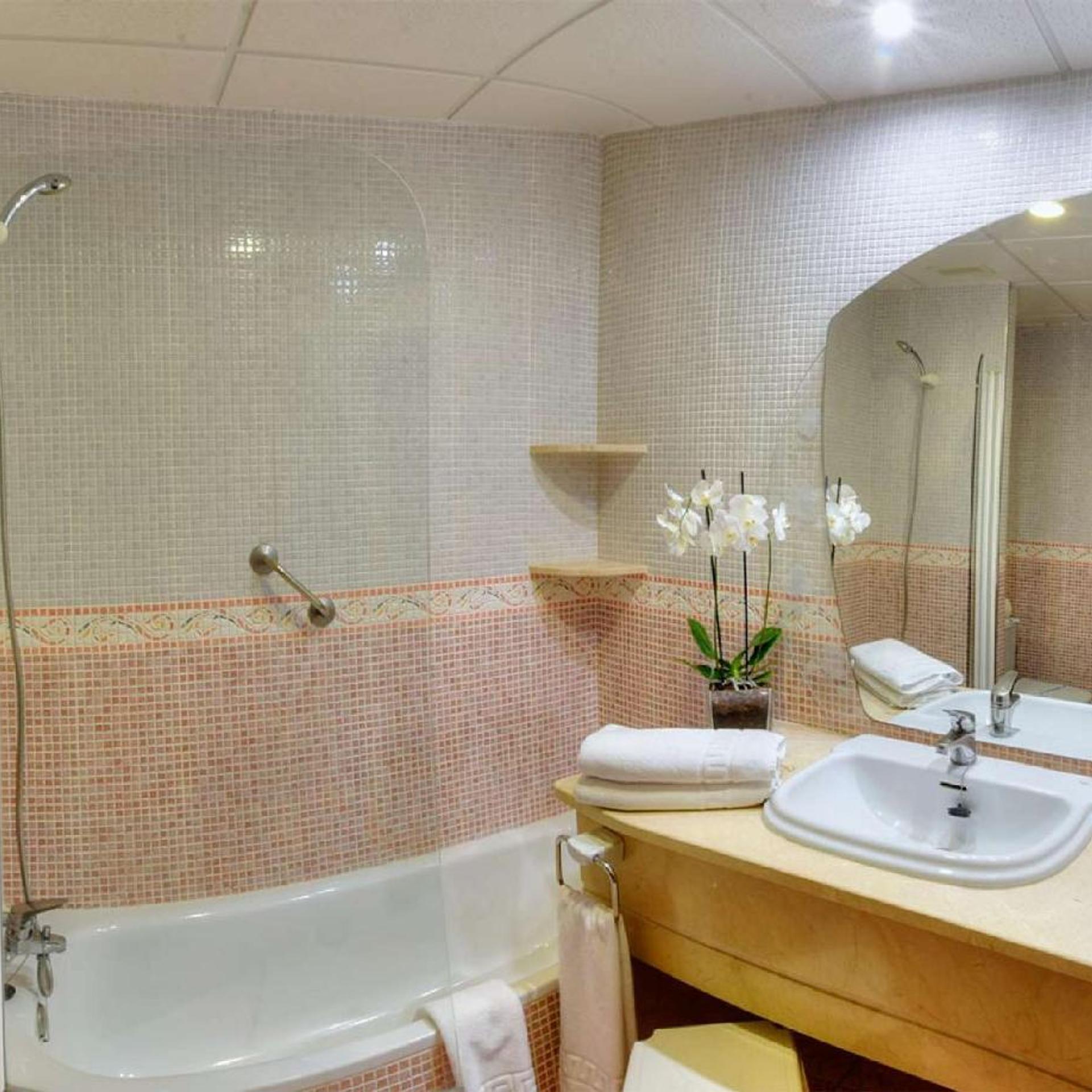 Hotel Spa Entremares 48/50