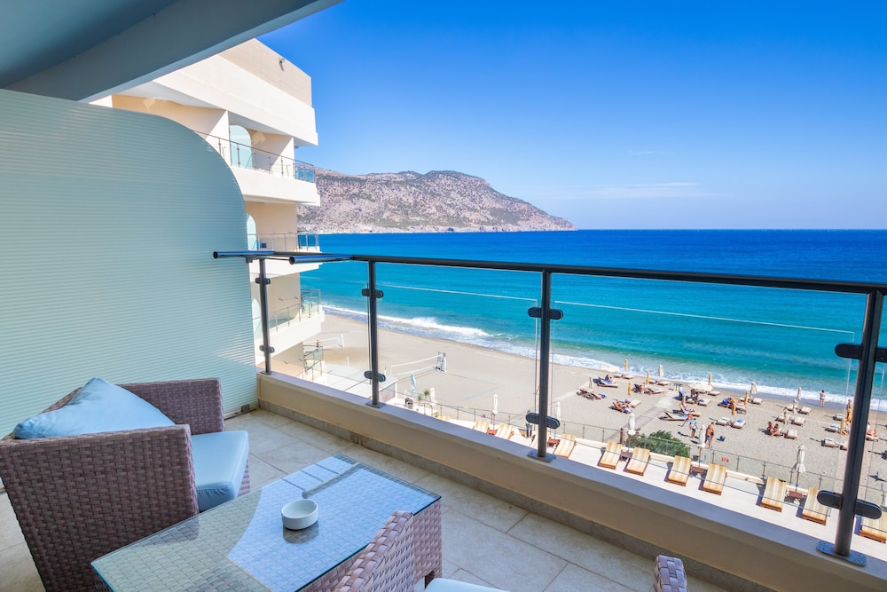 Konstantinos Palace 23/50