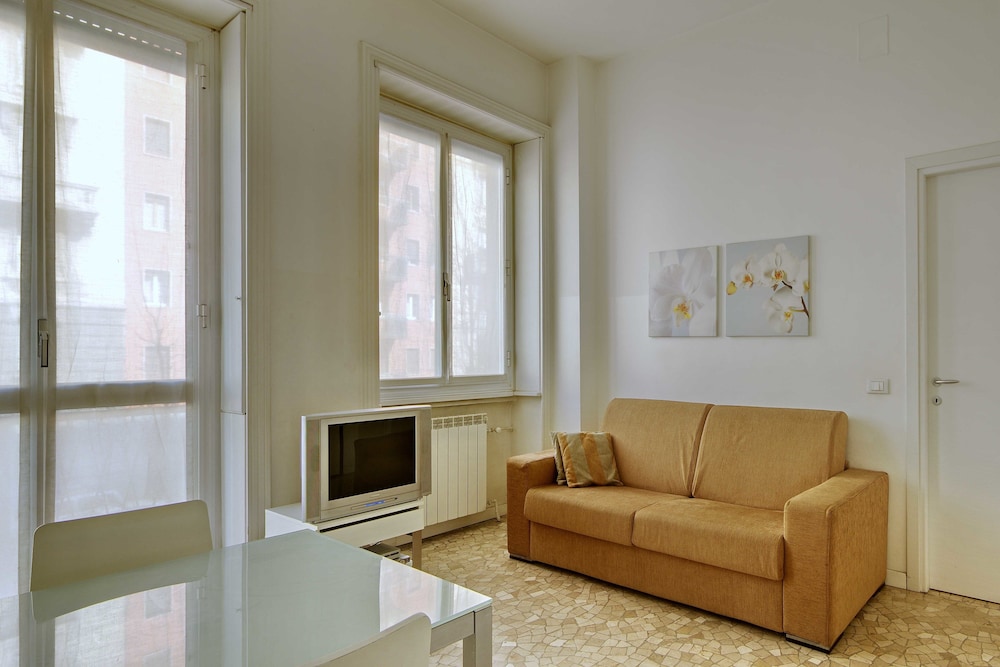 Milan Apartment Rental 18/50
