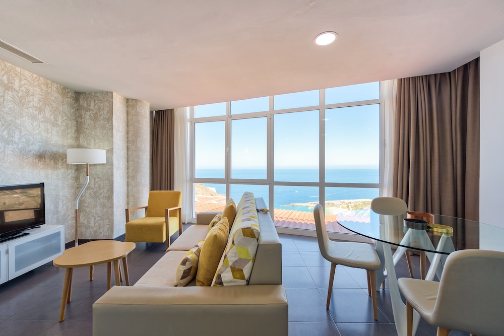 Holiday Club Vista Amadores 32/65