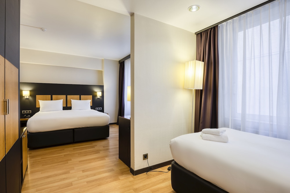 ROOM, TRIPLE