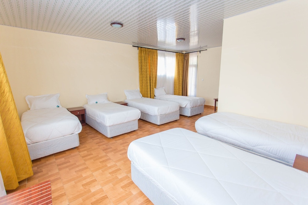 Cenetra Hotel 7/38