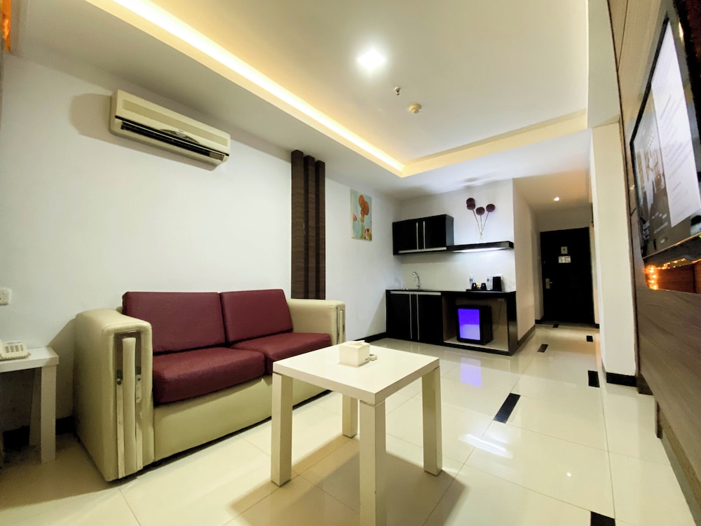 89 Hotel 65/86