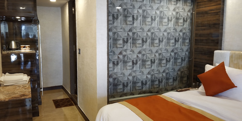 Hotel Dev Residency 50/50