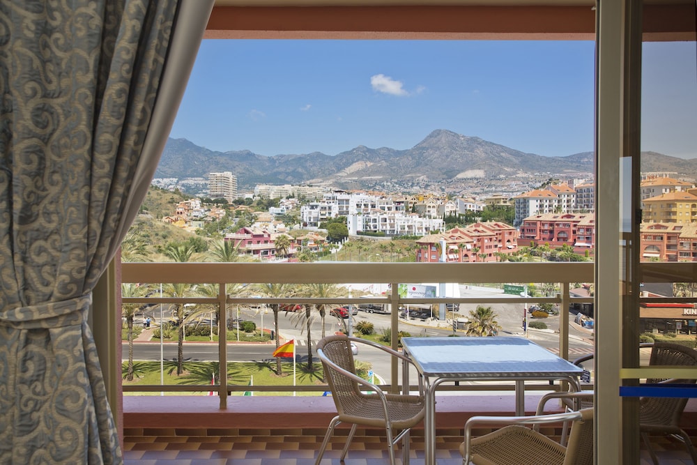 Sunset Beach Club Aparthotel 46/50