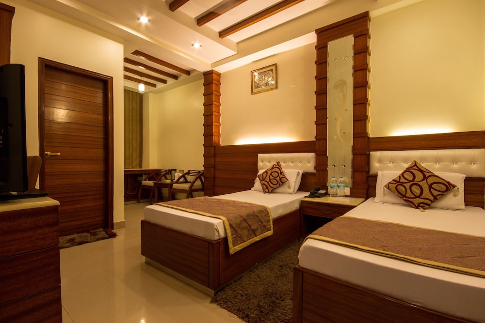 Aster Inn Hotel 11/37