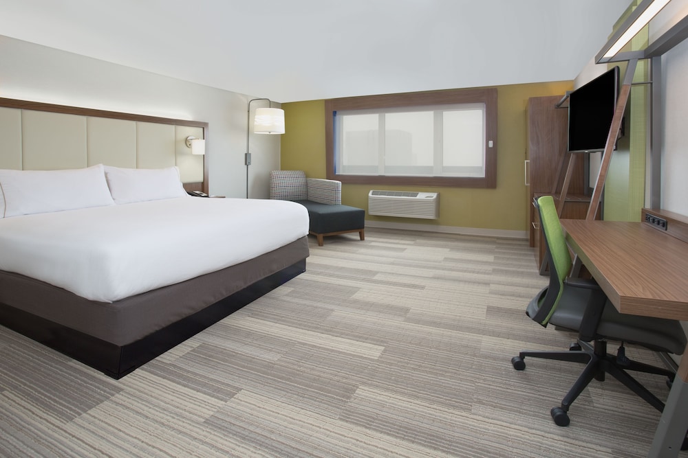 Holiday Inn Express Suites Houston Iah Beltway 8 57/65