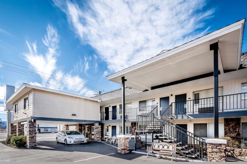 Surestay Plus Hotel By Best Western Susanville 1/45