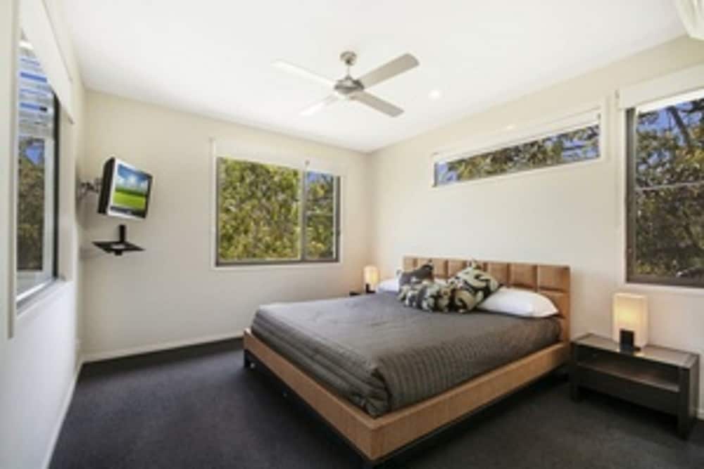 Beach Road Holiday Homes 28/76