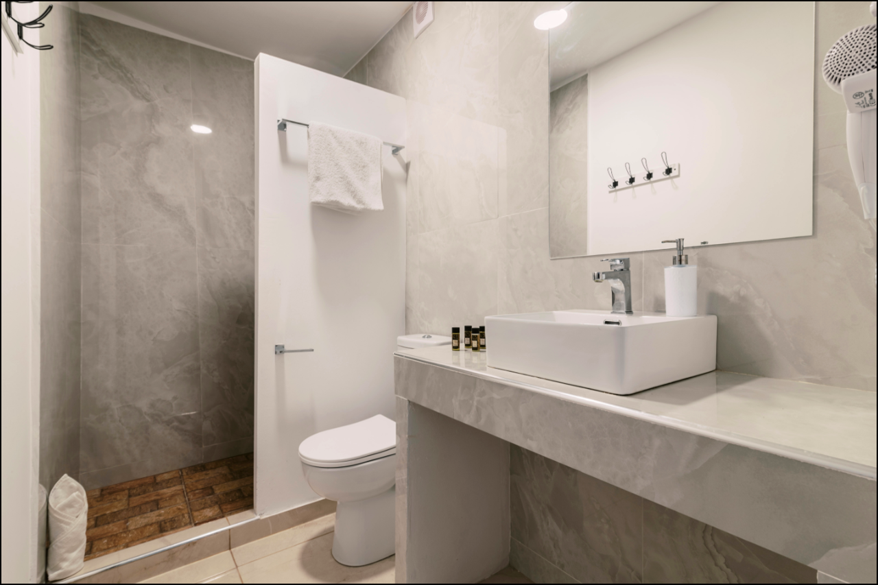 Bamboo Boutique Suites 24/25