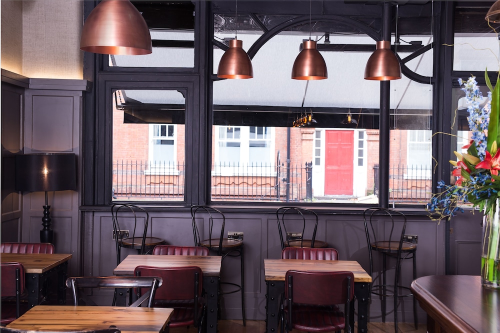The Grafton Arms Pub and Rooms 27/34