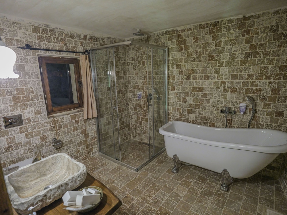 Kalsedon Cave Suites 25/28