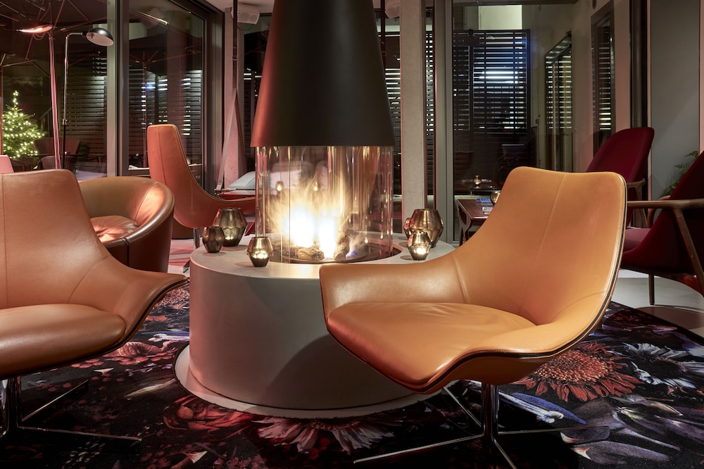 Sir Savigny Hotel, part of Sircle Collection 42/45