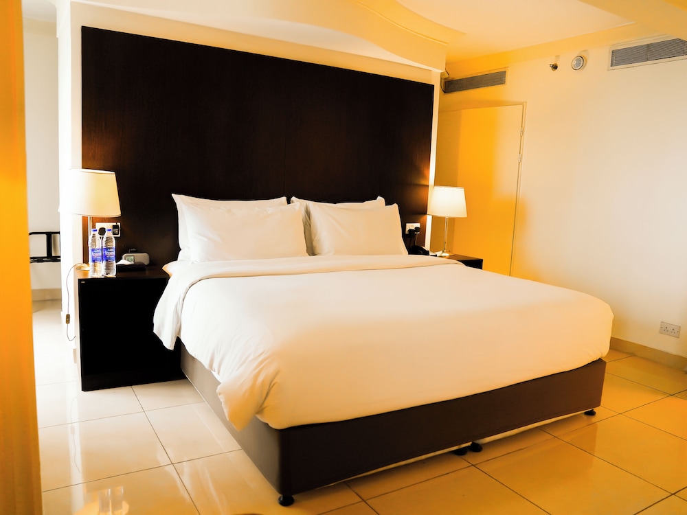 Abuja Continental Hotel 24/56