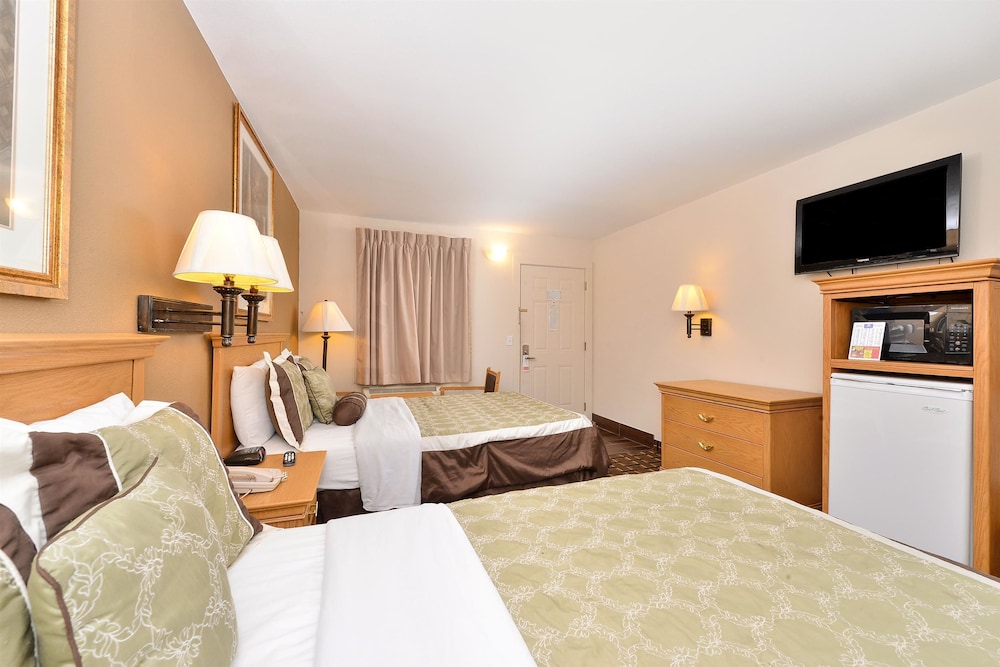 ROOM, 2 DOUBLE BEDS
