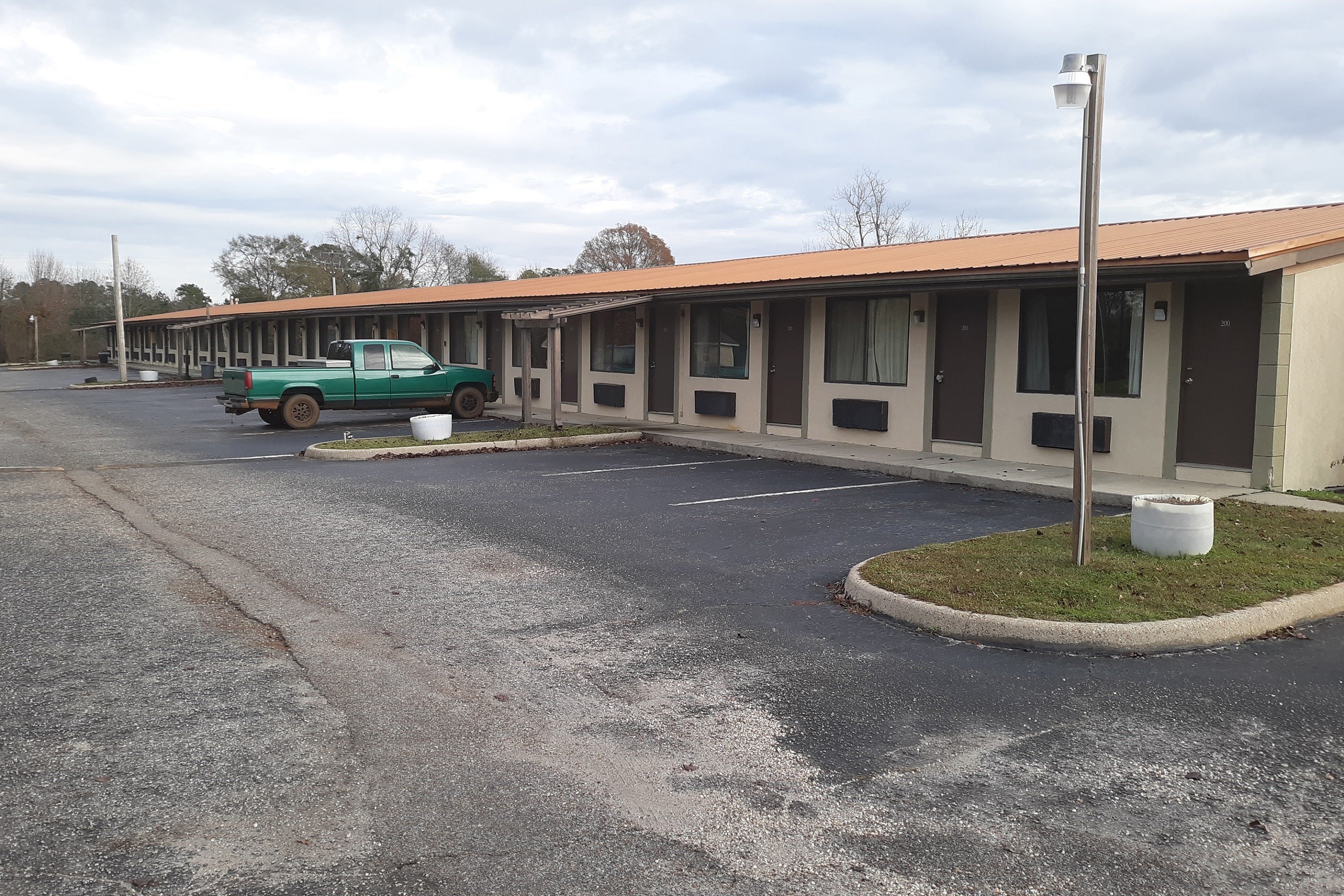 OYO Hotel Daleville AL Hwy 84 63/75